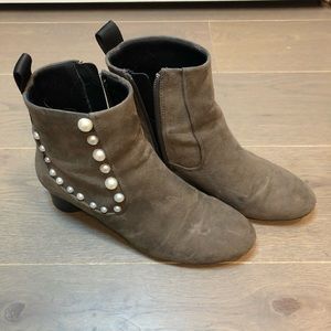 Pearl booties